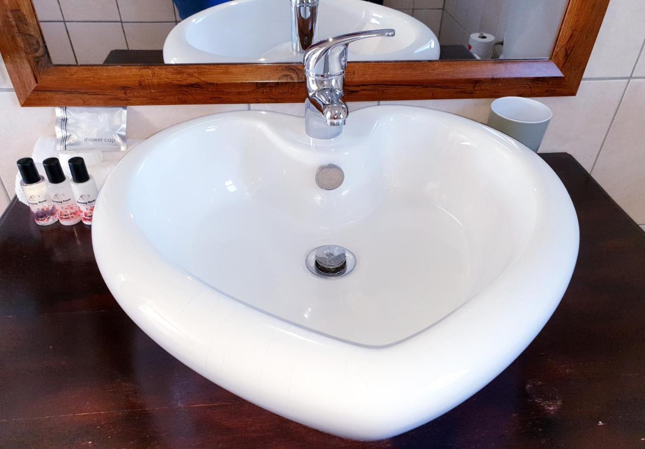 Harmony Haven Couples Retreat Apartment Amanzimtoti Exterior foto